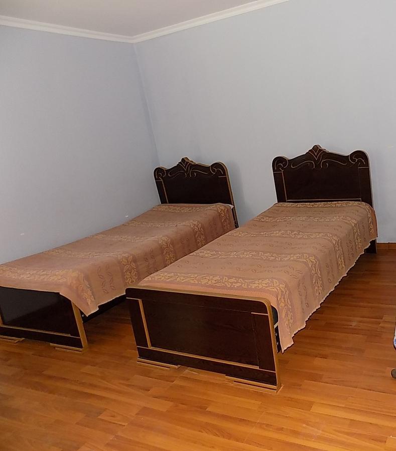 Guest Houze Nona Hotel Zugdidi Bagian luar foto